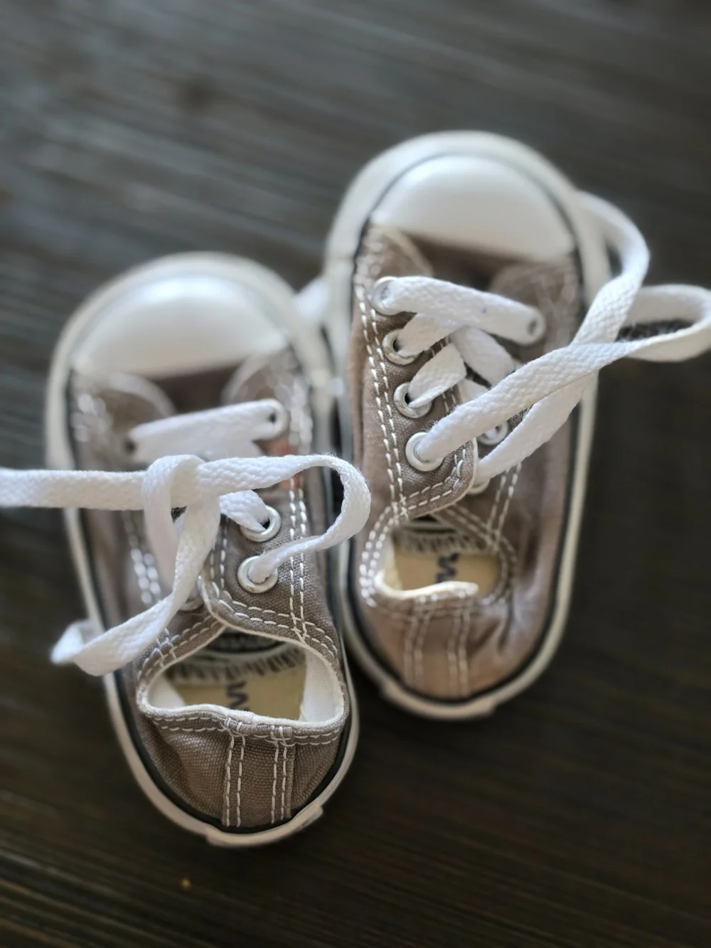 Converse cap crib